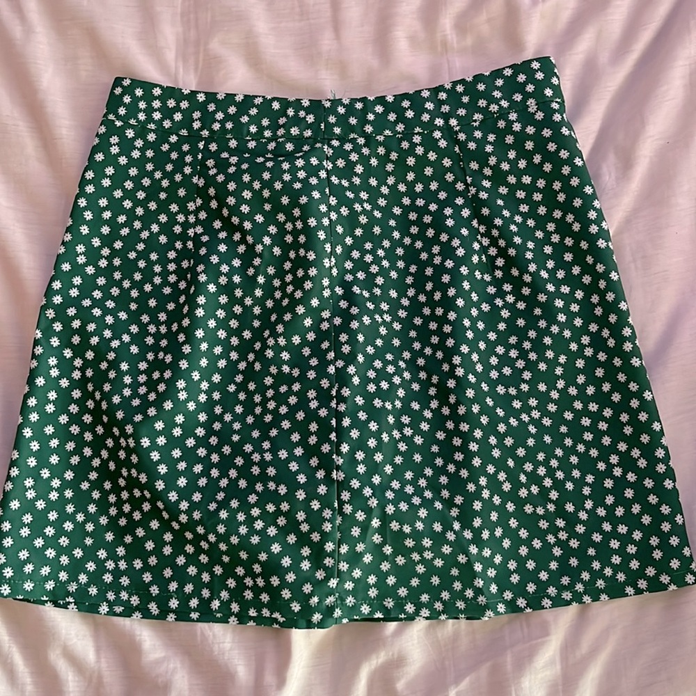 green floral print mini skirt